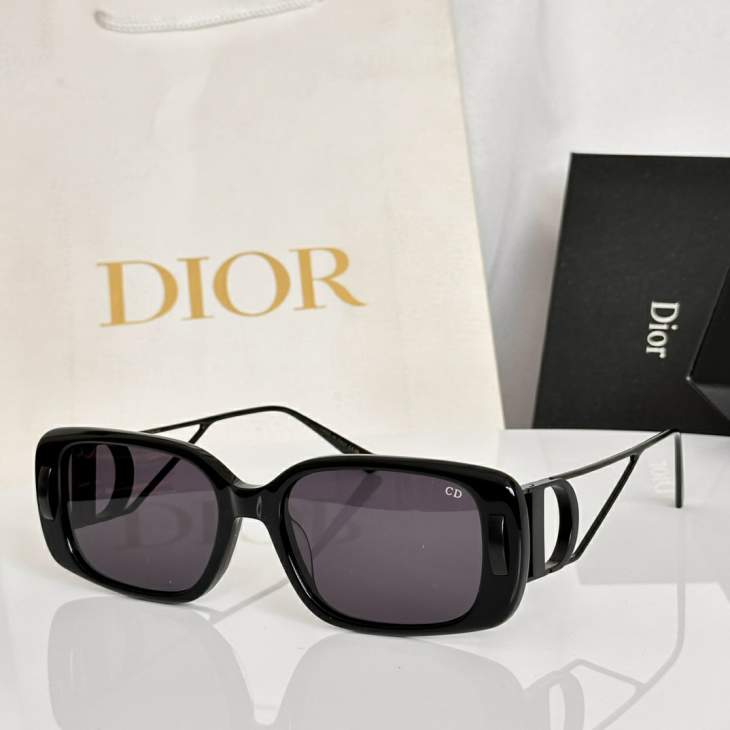 Picture of Dior Sunglasses _SKUfw79399178fw